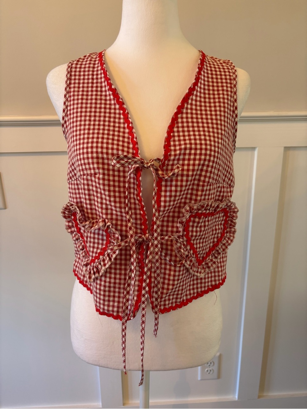 SHEIN Red Gingham Tie-Front Tank with Heart Pockets